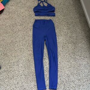 Five Dancewear bright blue top and legging set!